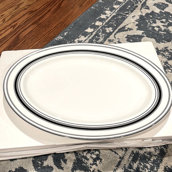 NEW IN BOX, NEVER USED KATE SPADE 16” Oval Serving Platter, St. Kitts pattern - Picture 2 of 4